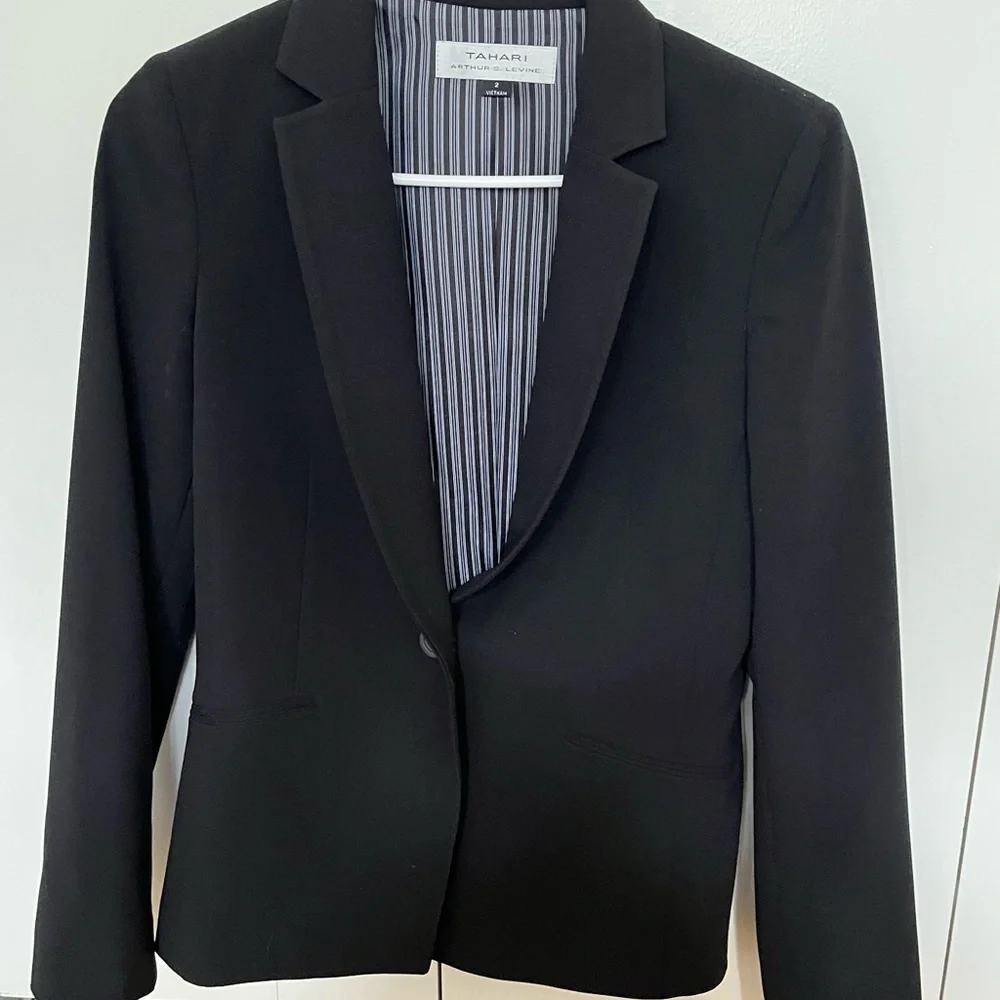 NWOT! Tahari Women's Classic Black Suit Jacket - Picture 2 of 6